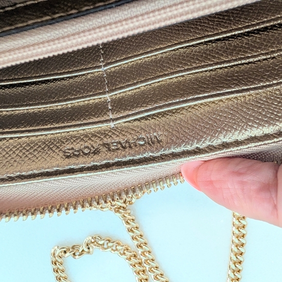 Michael Kors Gold Chain Crossbody  Women's Bag - Picture 5 of 8